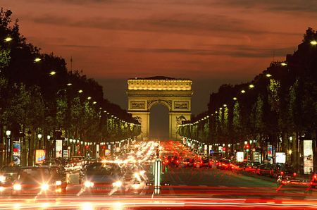Champs Elysees by night